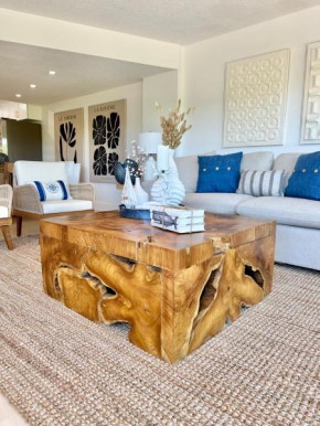Coastal Chic Getaway Modern 2 Bed 2 Bath Condo in Key Largo, Marina Pool Pickleball